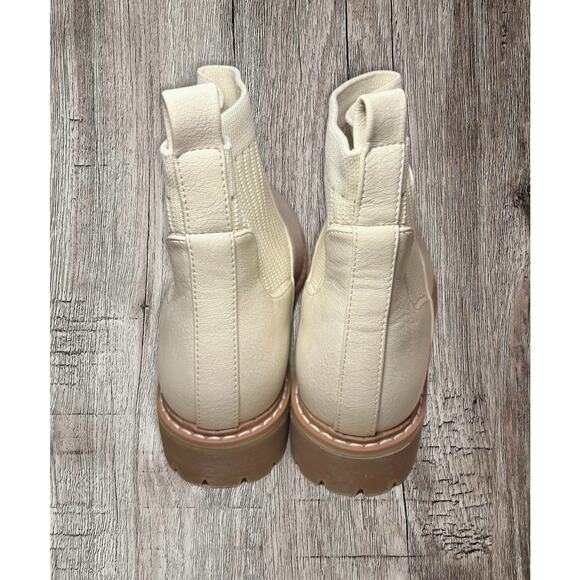Amazon.com | Corkys Footwear Womens Cabin Fever Bootie  Boutique by Corky’s cabin fever beige boots.‎ Size 7. NIB